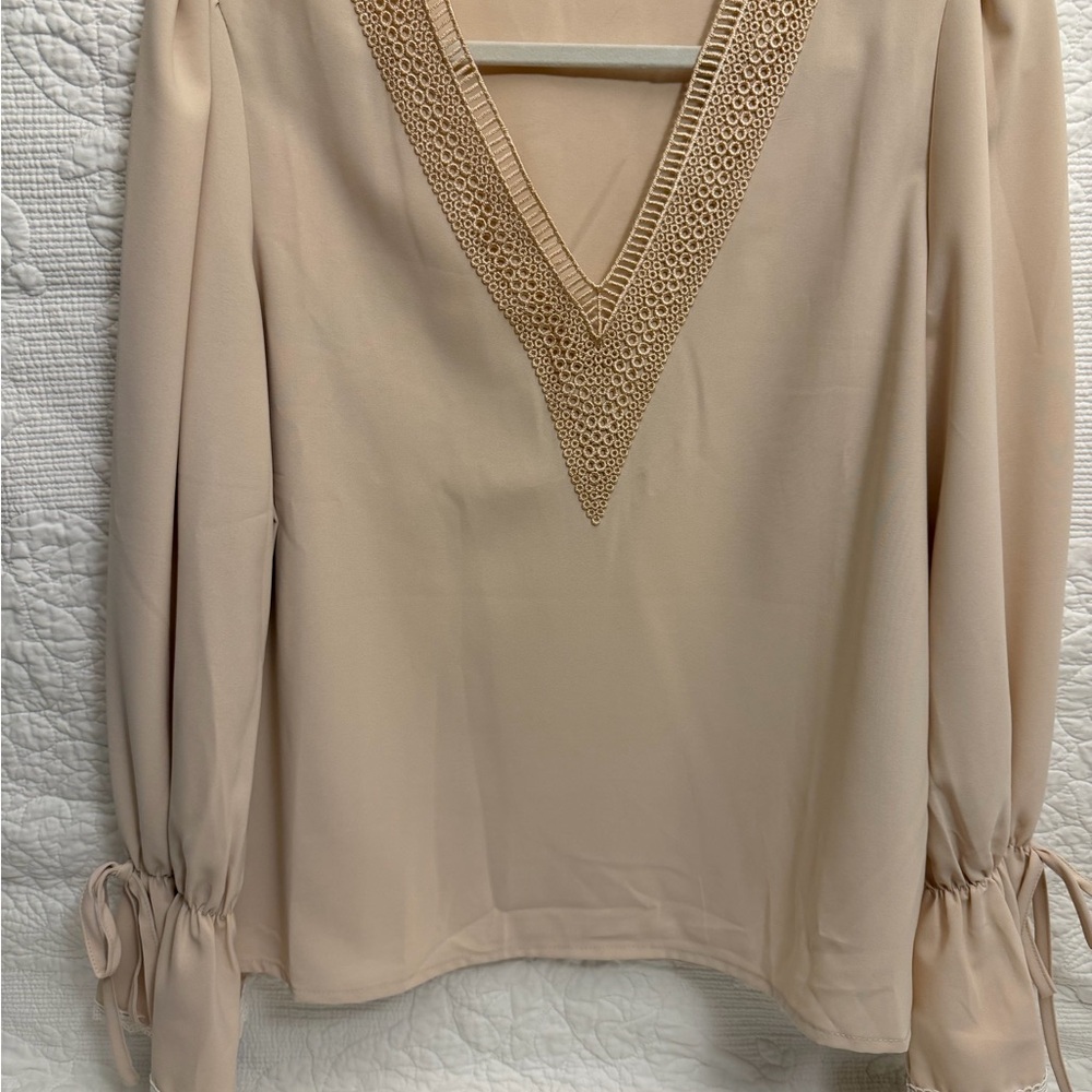 SHEIN Cream V-Neck Blouse with Lace Trim